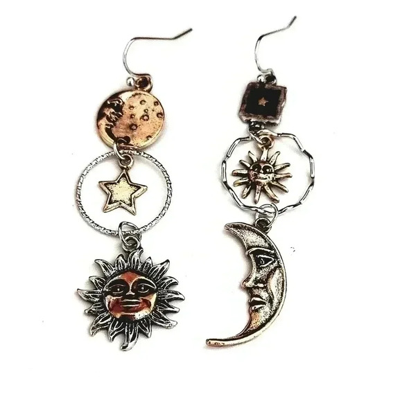 Moon Star Hot Earring - Picture 1 of 1